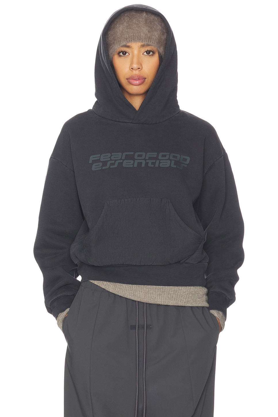 Fear of God ESSENTIALS CLASSIC パーカー - Black | REVOLVE
