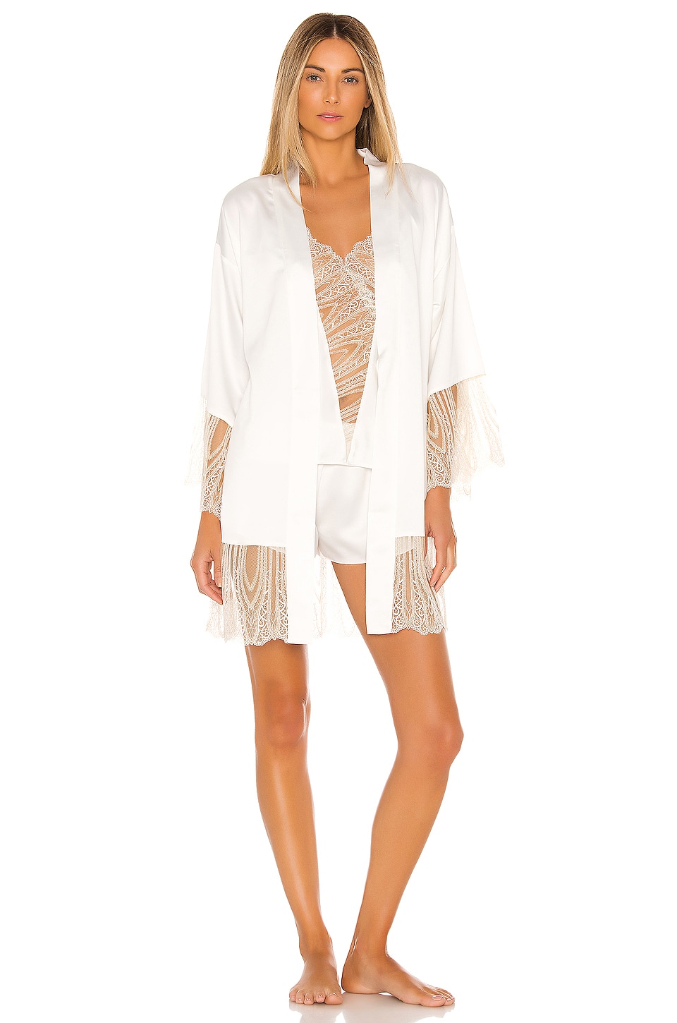 Flora Nikrooz ENVOLVENTE AURORA