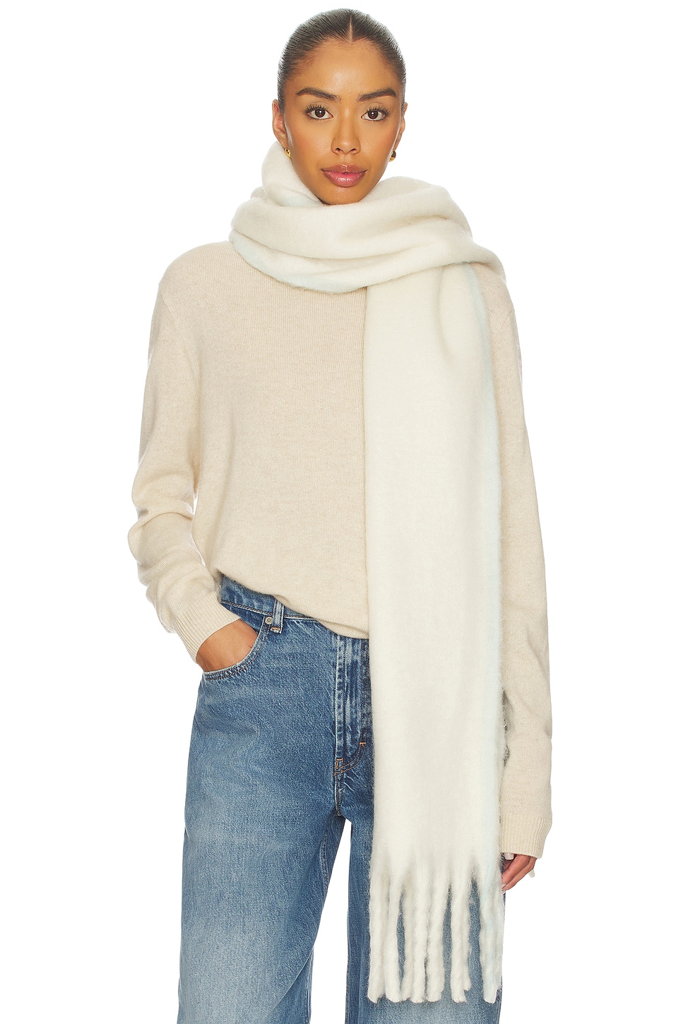 定価以下新品 MANY WAY JENNIFER SCARF TOPホワイト Free People Winter Chill Blanket Scarf in Ivory | REVOLVE