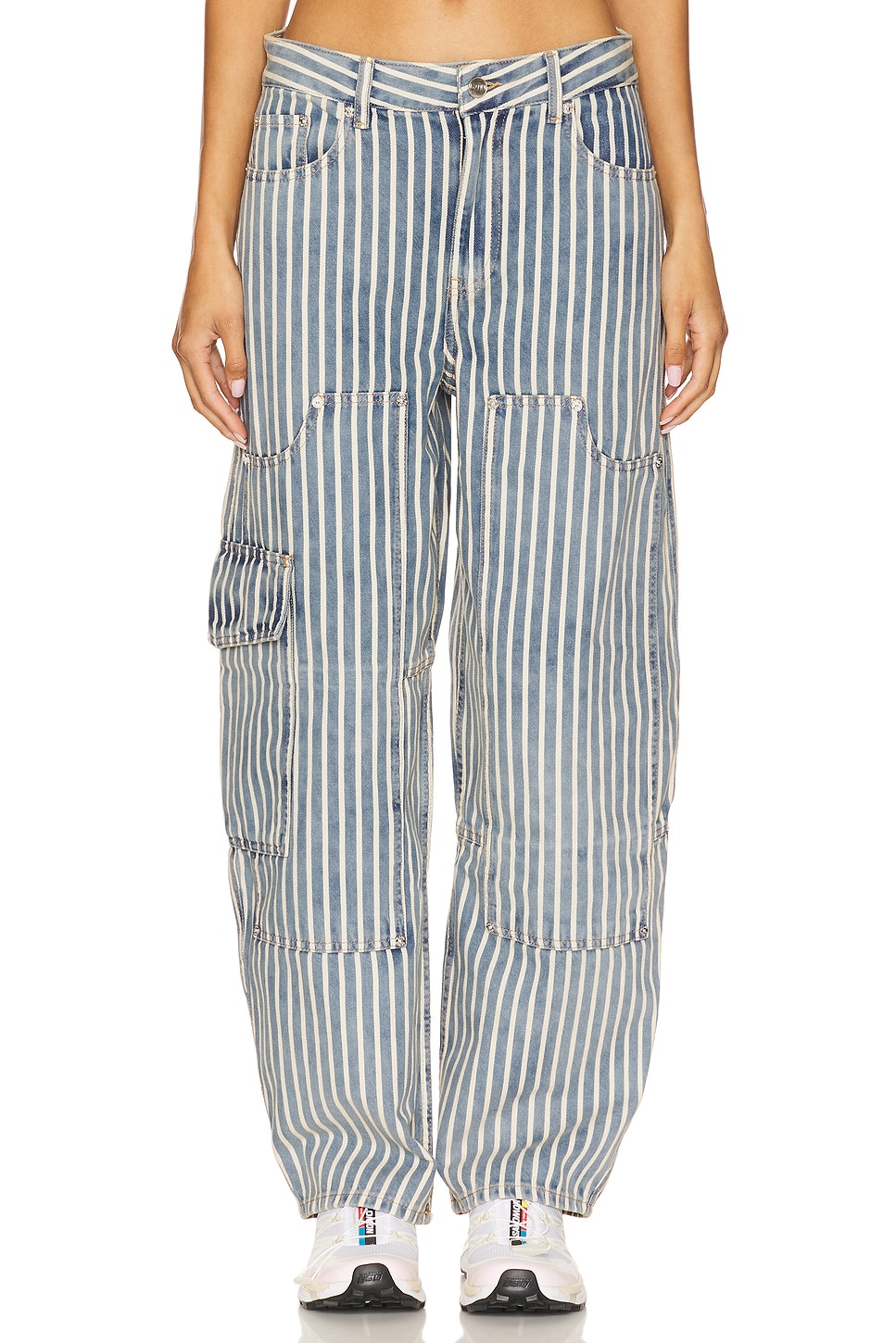 デニム・ジーパン GANNI Light Stripe Denim Carpenter Jeans Ganni Light Stripe Denim Carpenter Jeans in Soft Chambray