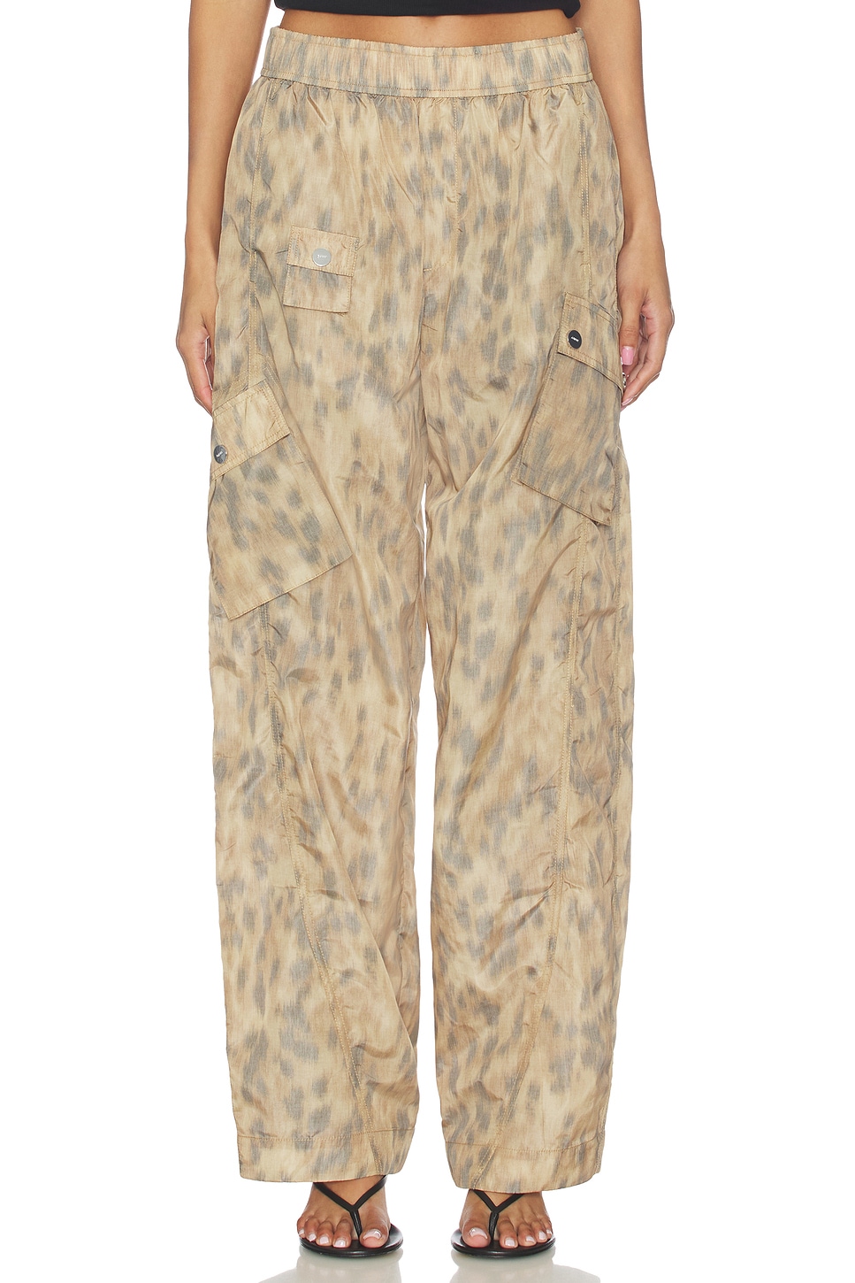 Printed Flyweight Nylon Relaxed Elastic Pant - thumbnail 2