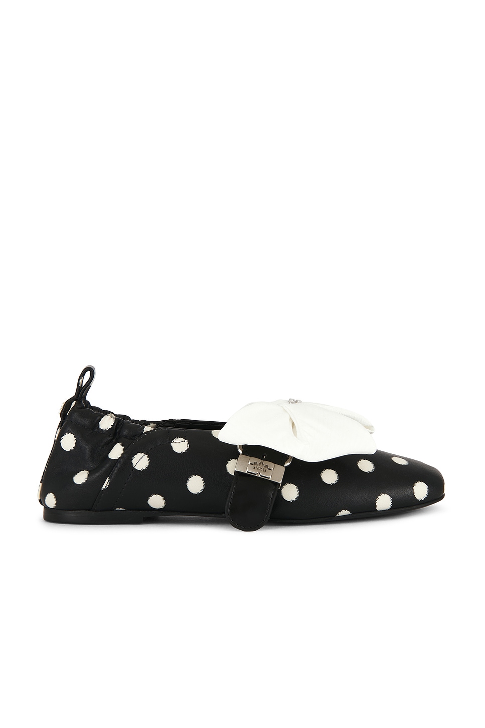 Ganni FLAT フラットシューズ - Black | REVOLVE