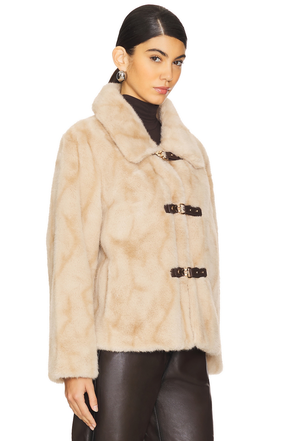 HEARTLOOM Tegan Faux Fur Coat