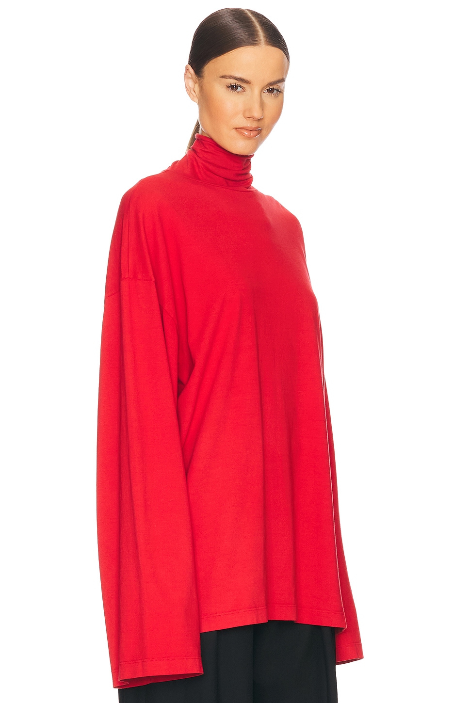Helsa The Oversized Turtleneck Tee in Supreme Jersey in Red
