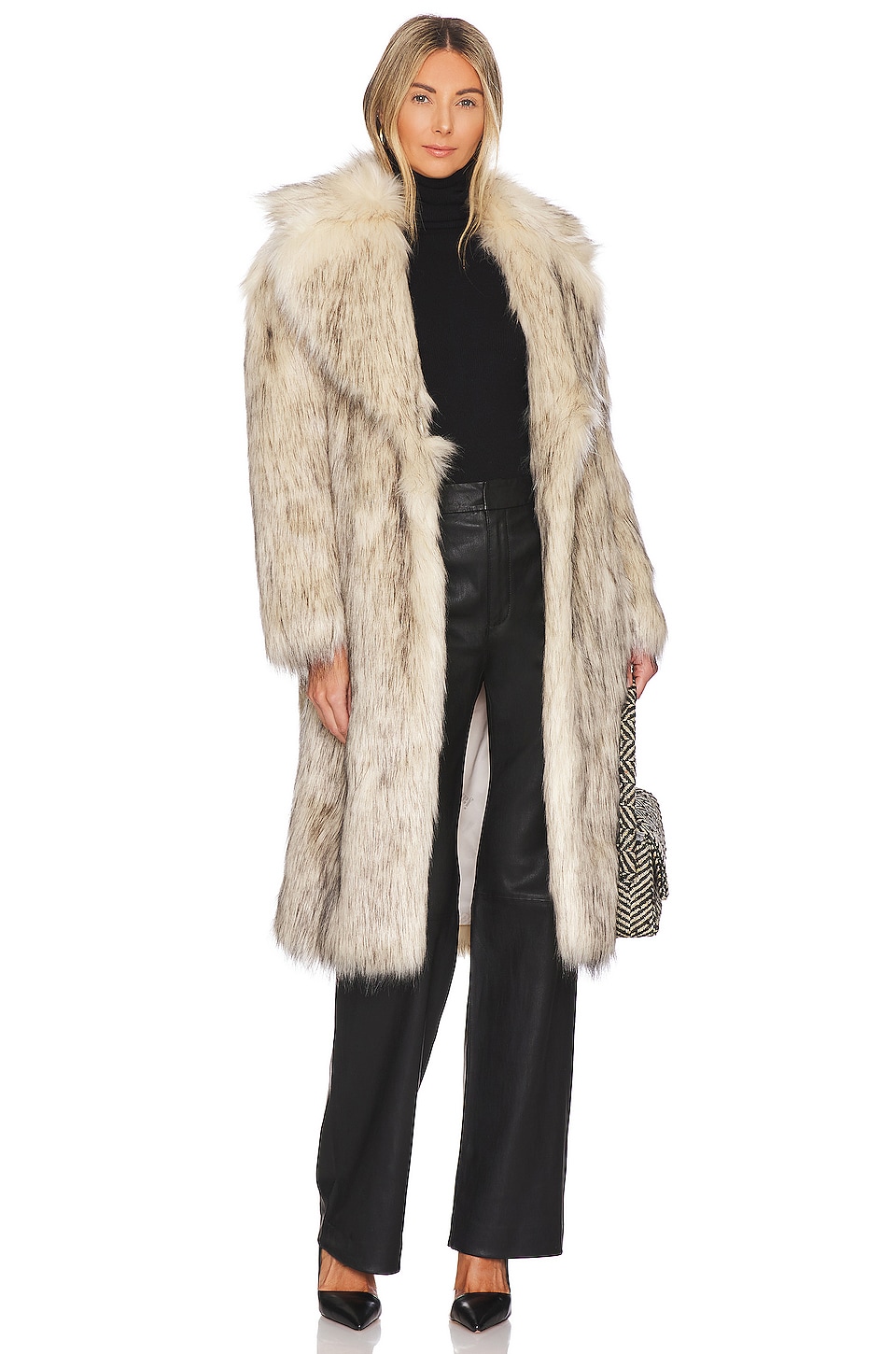 Jakke Katie Faux Fur Coat in Winter White | REVOLVE
