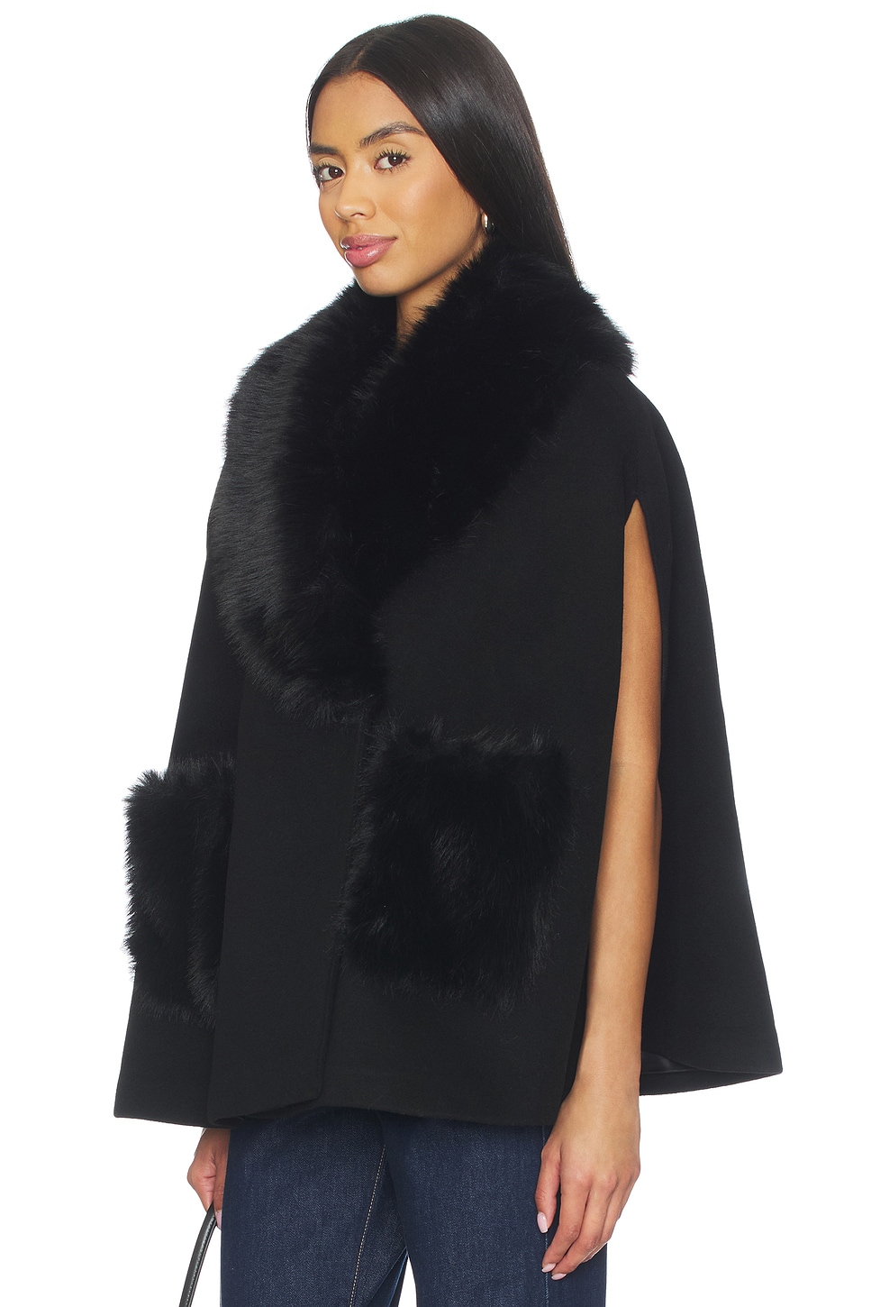 ジャケット・アウター L'Appartement DE BALL FUR CAPE L'AGENCE Chana Faux Fur Cape in Black | REVOLVE