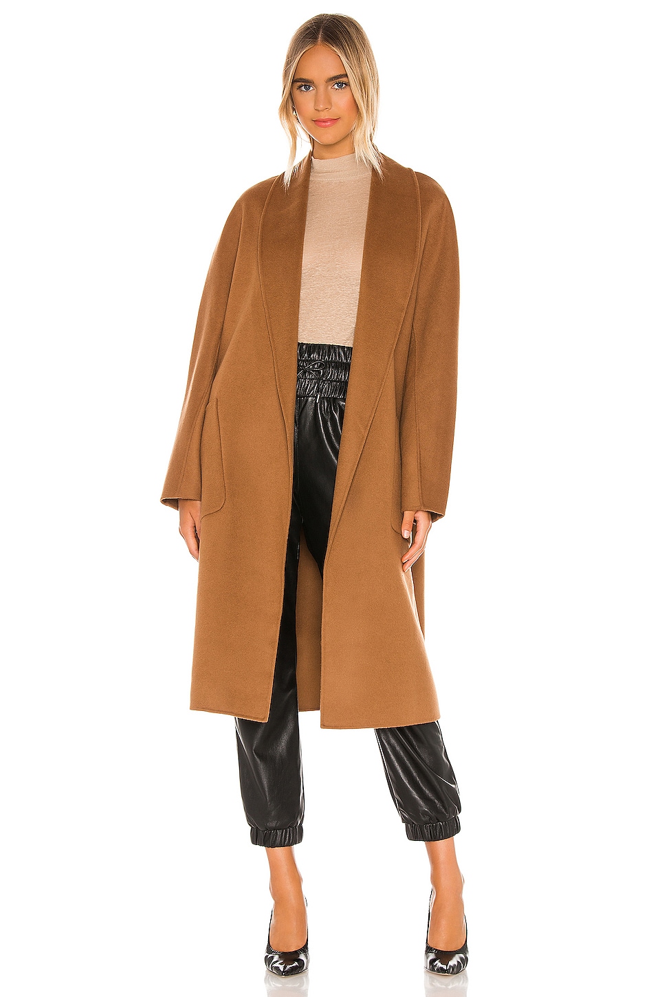 Thara Coat - Thumbnail 1
