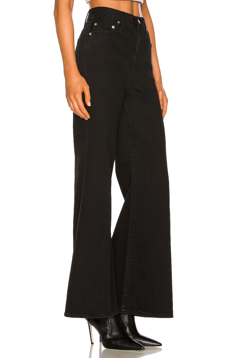 LEVI'S High Loose Flare Jean in Trainwreck