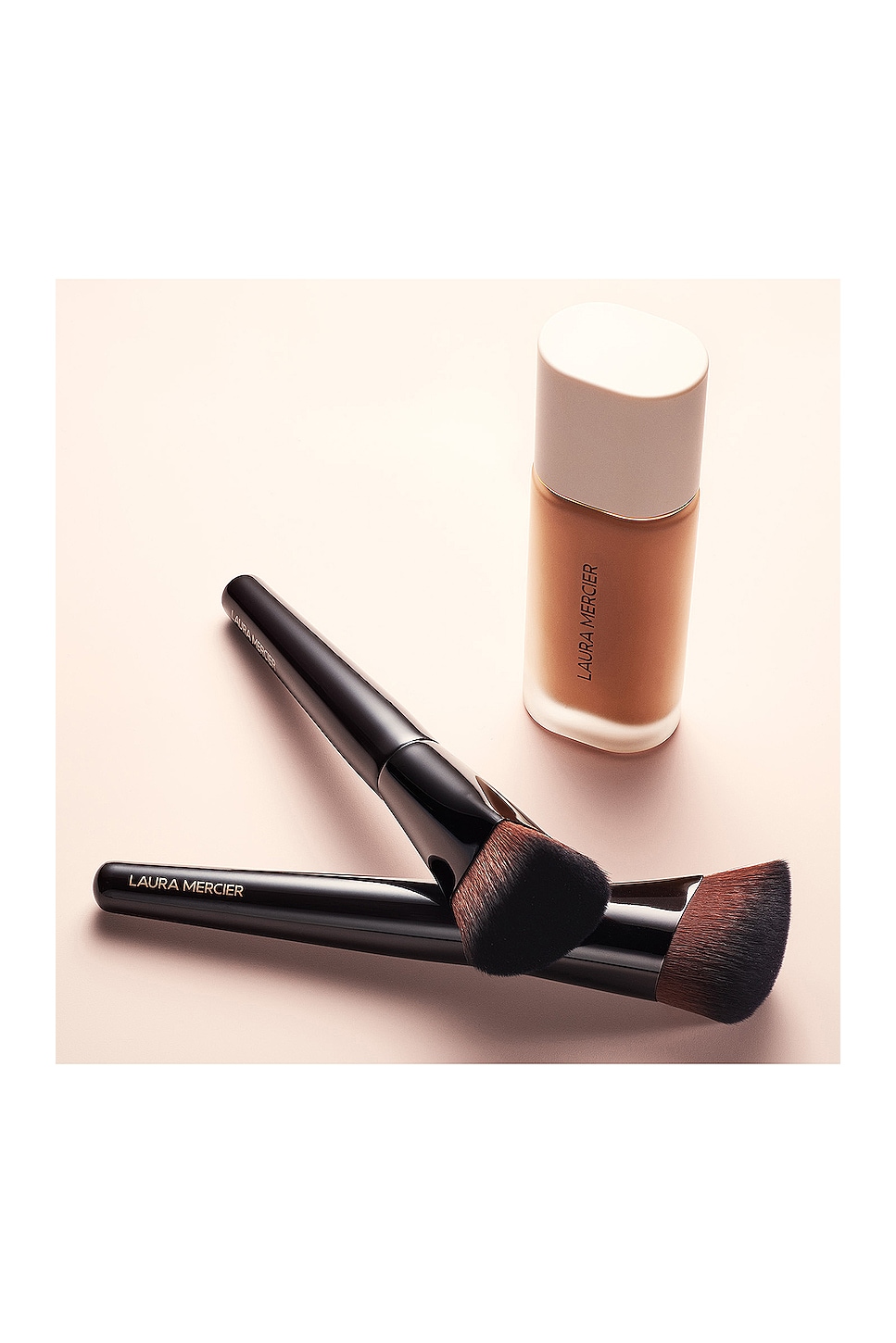 LAURA MERCIER リアル フローレス ファンデーション ブラシ Laura Mercier LAURA MERCIER REAL FLAWLESS FOUNDATION BRUSH