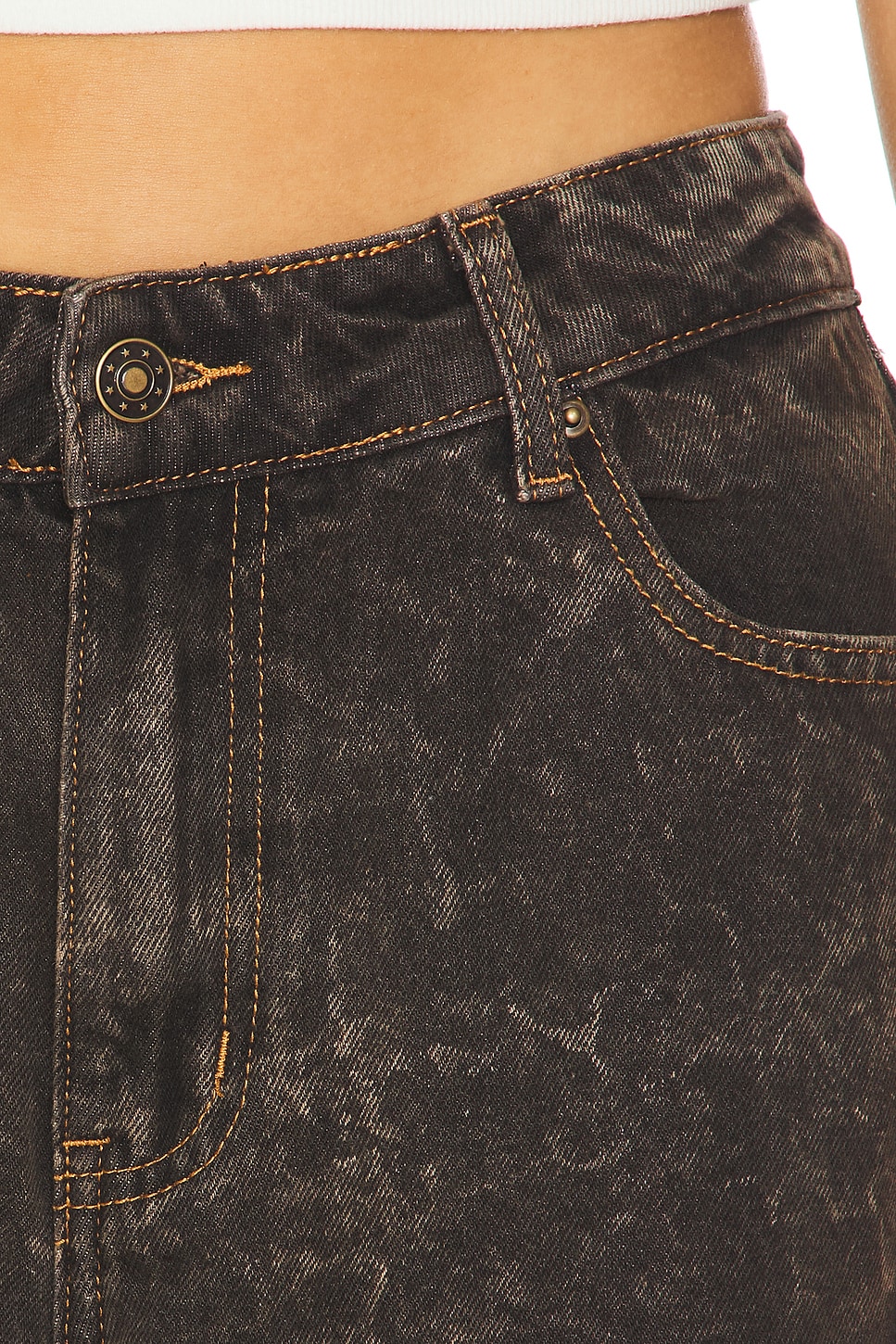 Lioness Top Model Jean thumbnail
