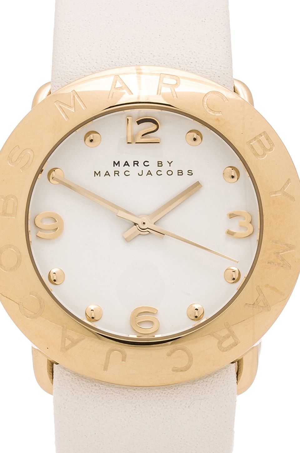 Marc by Marc Jacobs Reloj Amy en White | REVOLVE