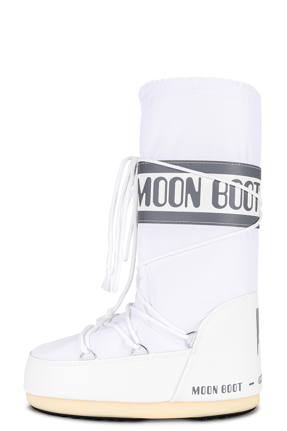 MOON BOOT Women's Revolve Low Nylon WP 2 Bootie in White retailer 6.5 New