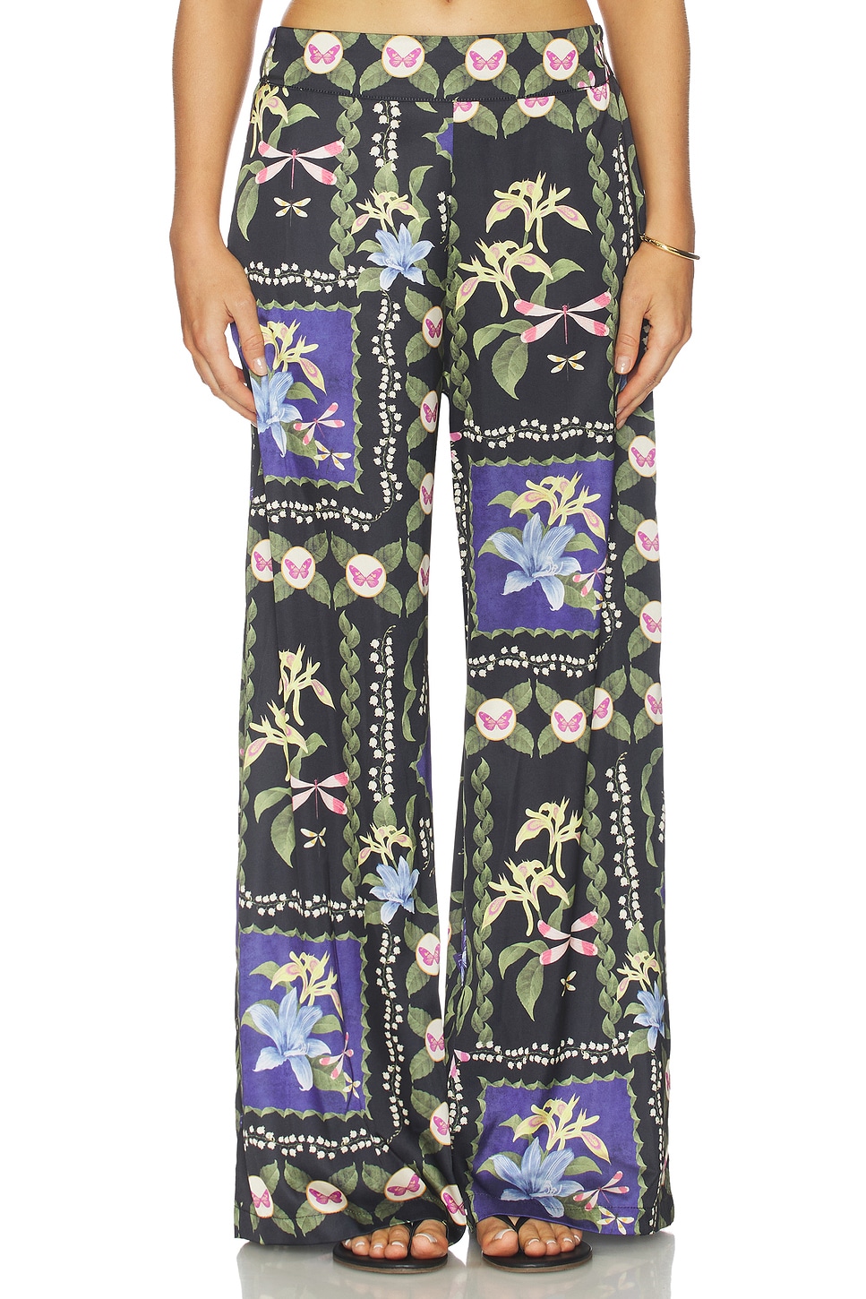 Izzie Pant - thumbnail 2