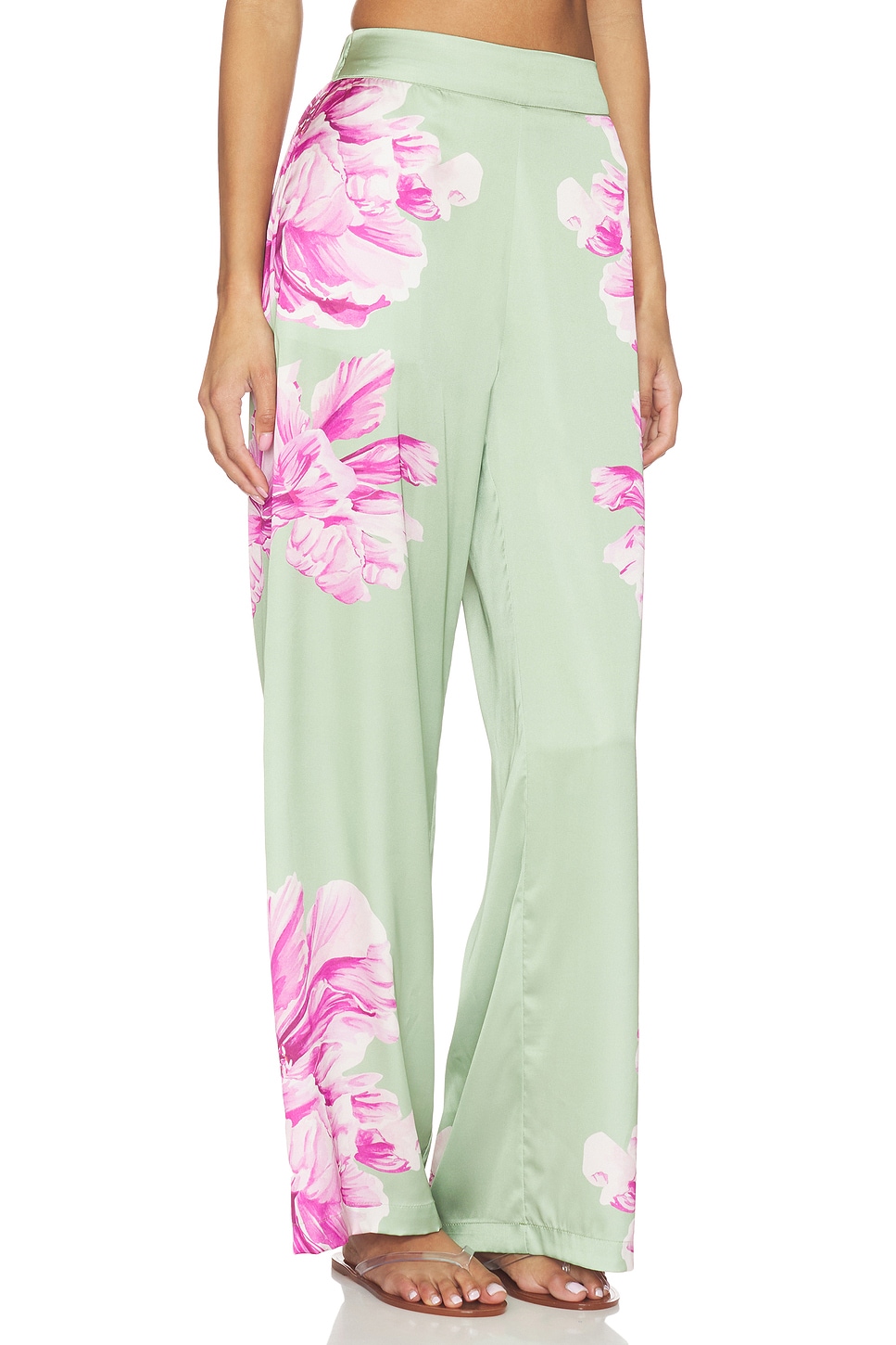 Izzie Pant - thumbnail 3