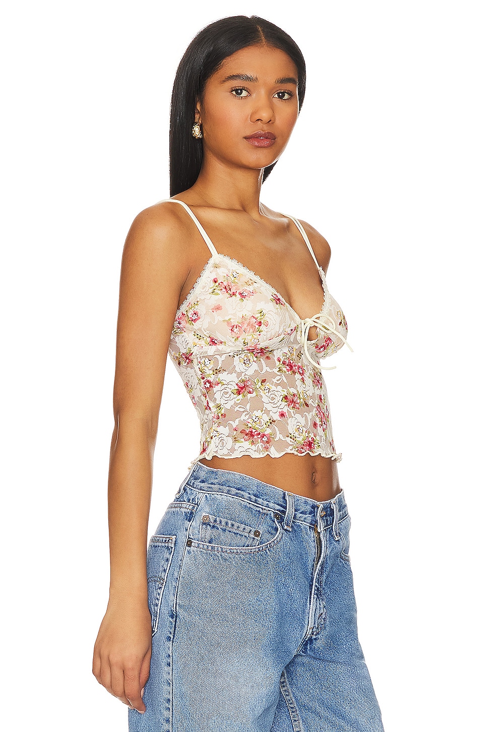 MORE TO COME Fia Lace Cami Top en Cream Floral