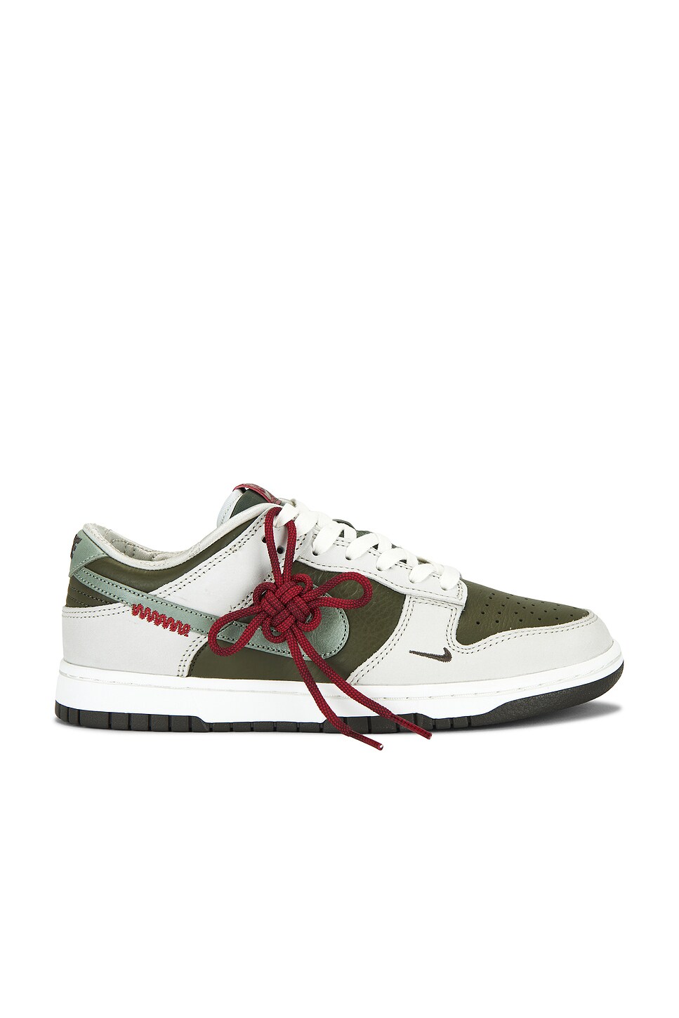 Nike Dunk Low Retro Sneakers