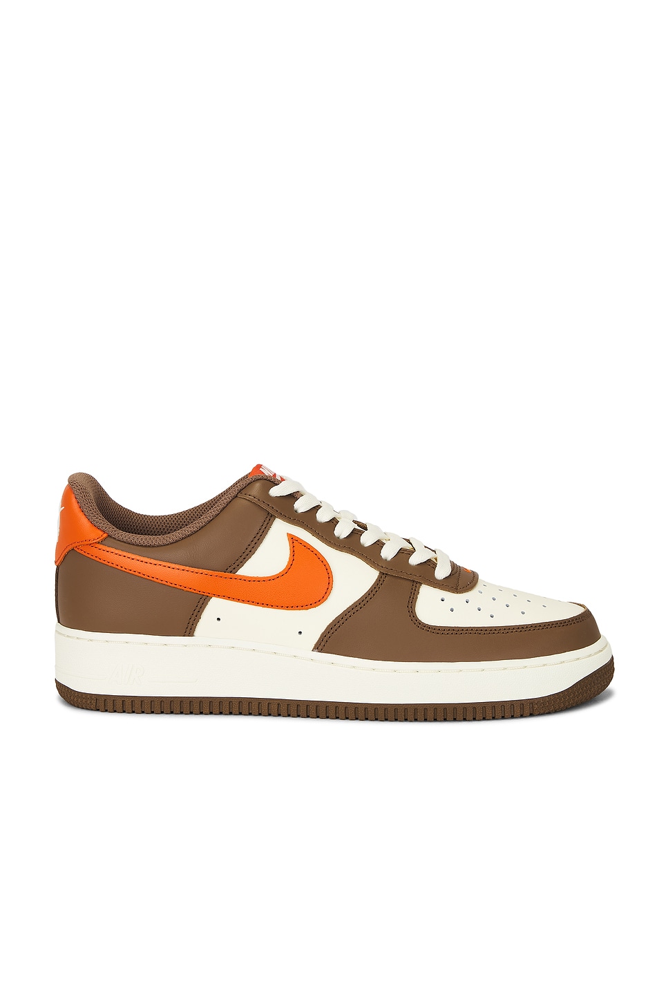 Nike Air Force 1 '07 ブラウン Nike Air Force 1 '07 in Mosswood Brown & Campfire Orange | REVOLVE