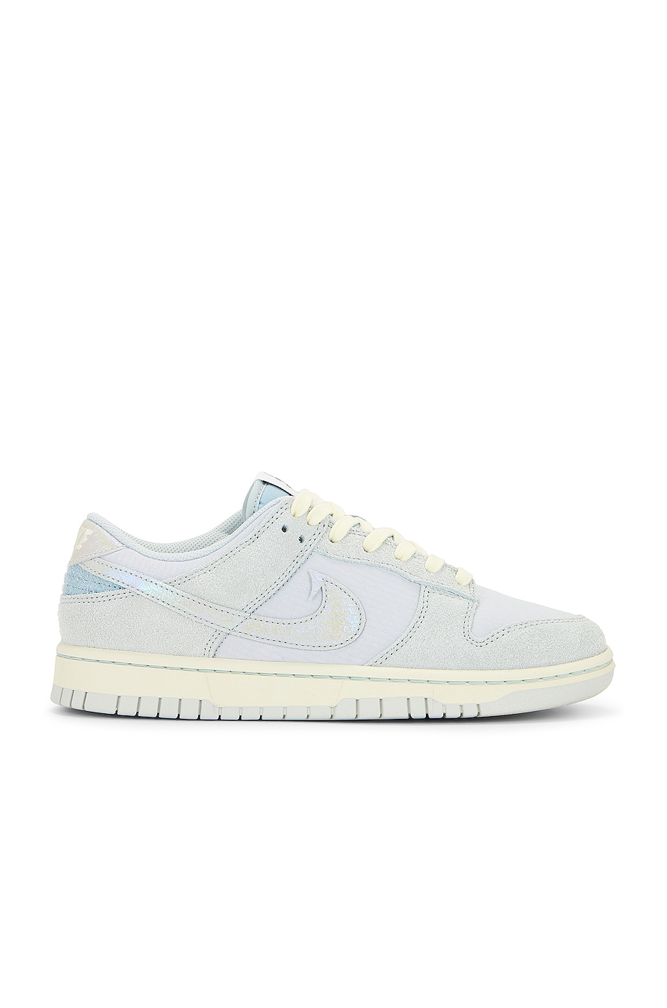 Nike Dunk Low Retro Se in Photon Dust, Light Silver & Alabaster