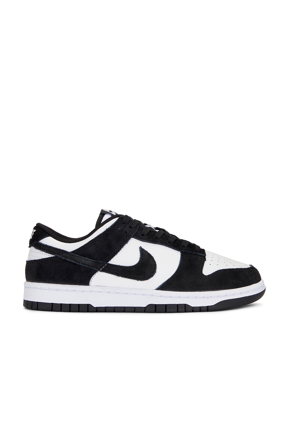 Nike Dunk Low Retro Se in White & Black | REVOLVE