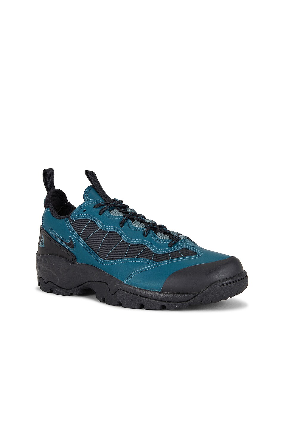 Nike ACG Air Mada in Black & Ash Green