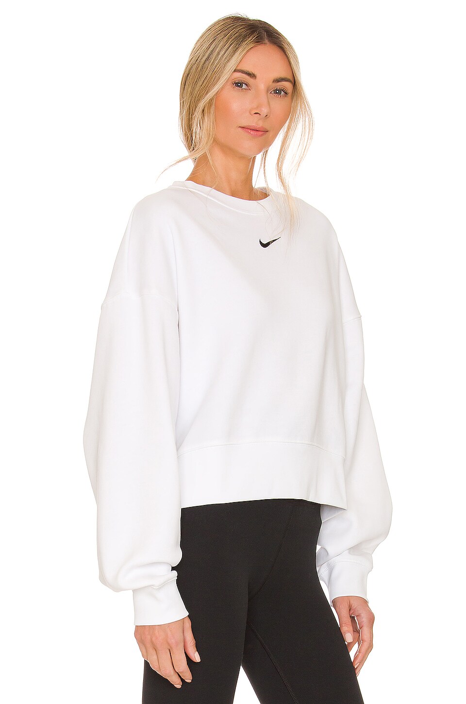 Nike NSW Essential Collection Fleece in White & Black