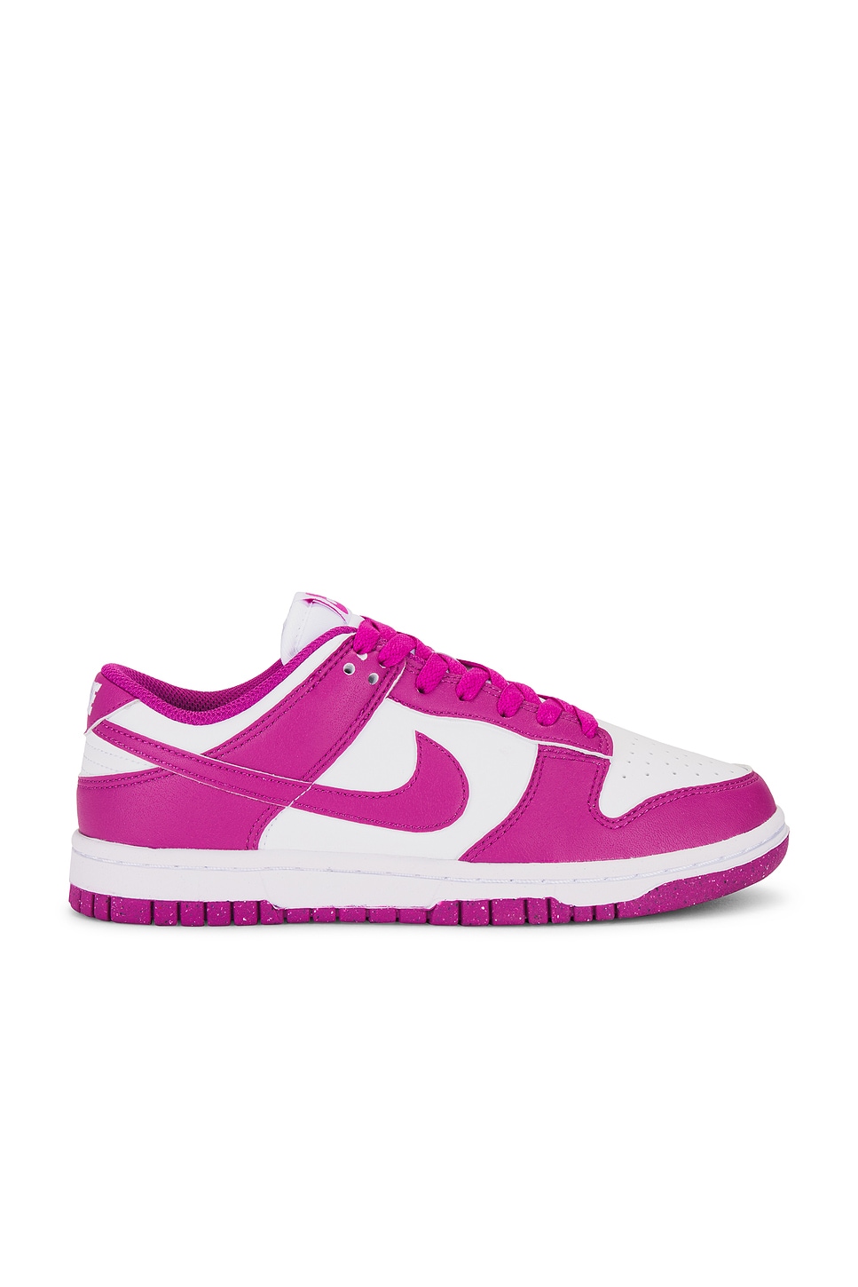 Nike КРОССОВКИ DUNK LOW в цвете White Hot Fuchsia REVOLVE