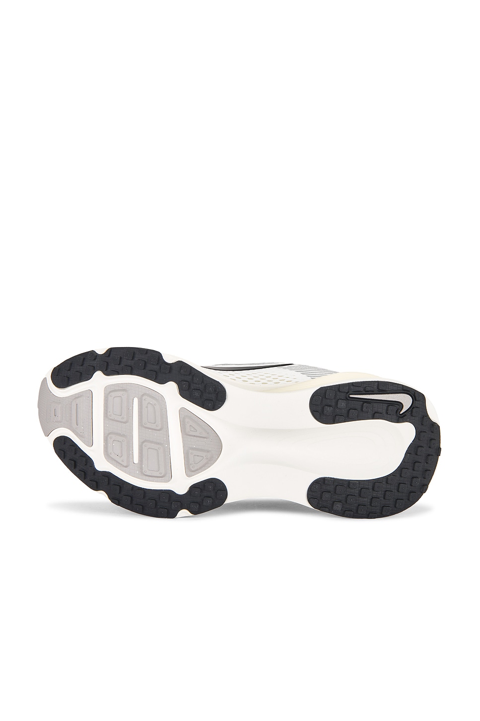 Nike Vomero 18 thumbnail