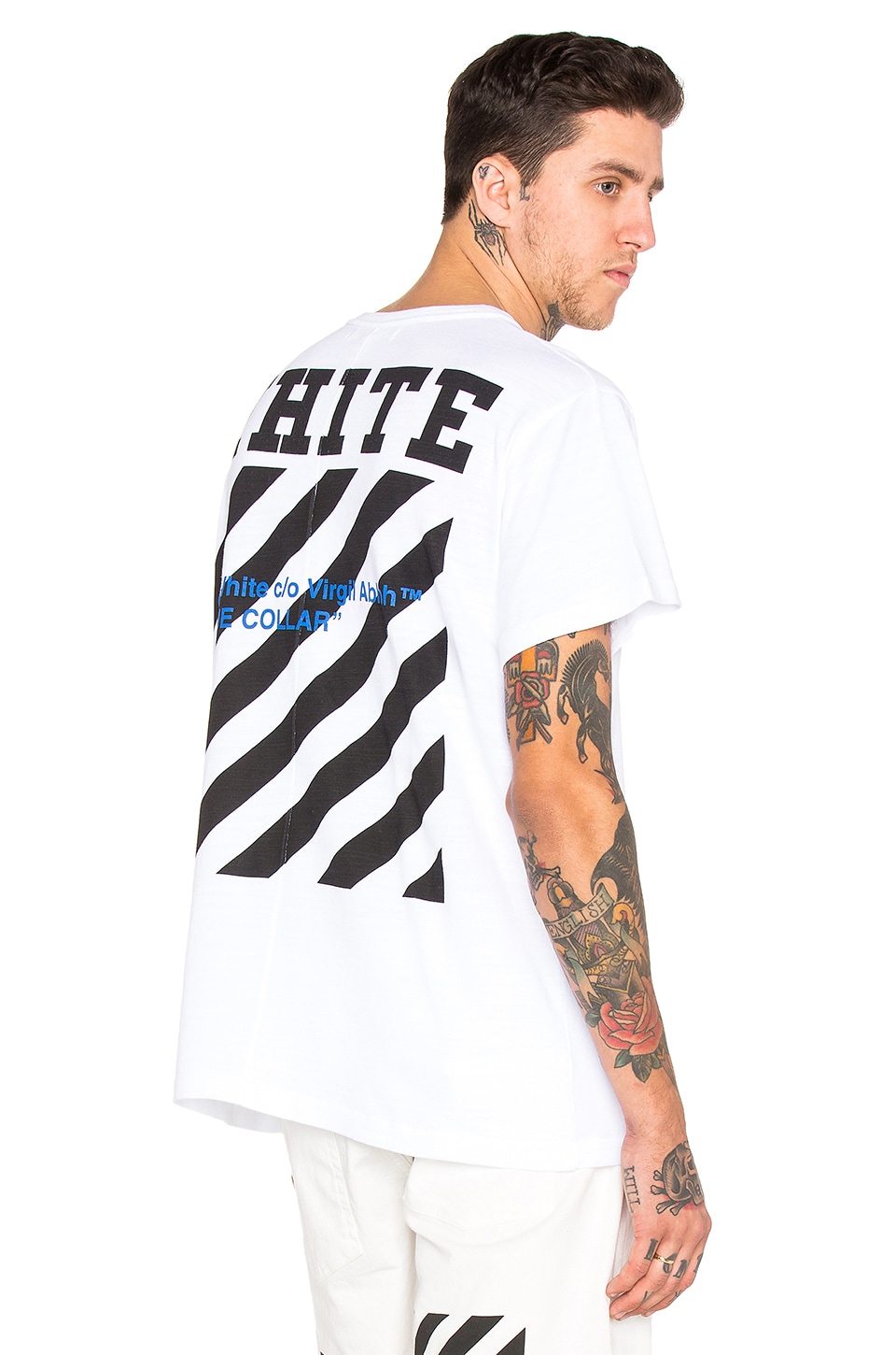 Off white blue. Off White футболка WHT. Black White одежда. Поло off White белое. Off White футболка с пиджаками.