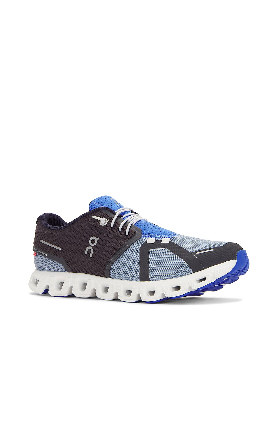 On SNEAKERS CLOUD 5