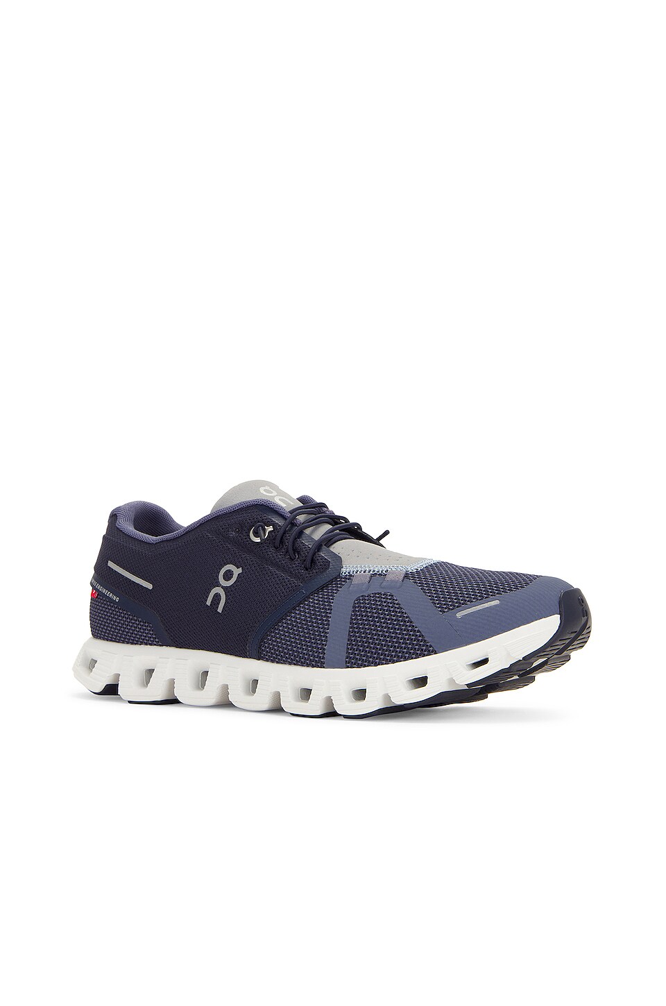 On SNEAKERS CLOUD 5 