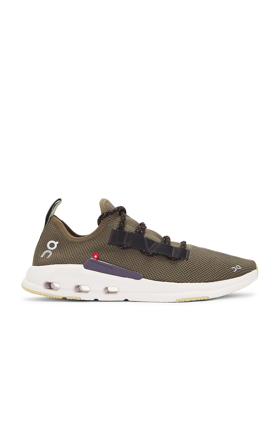 On Cloudeasy in Olive & Black