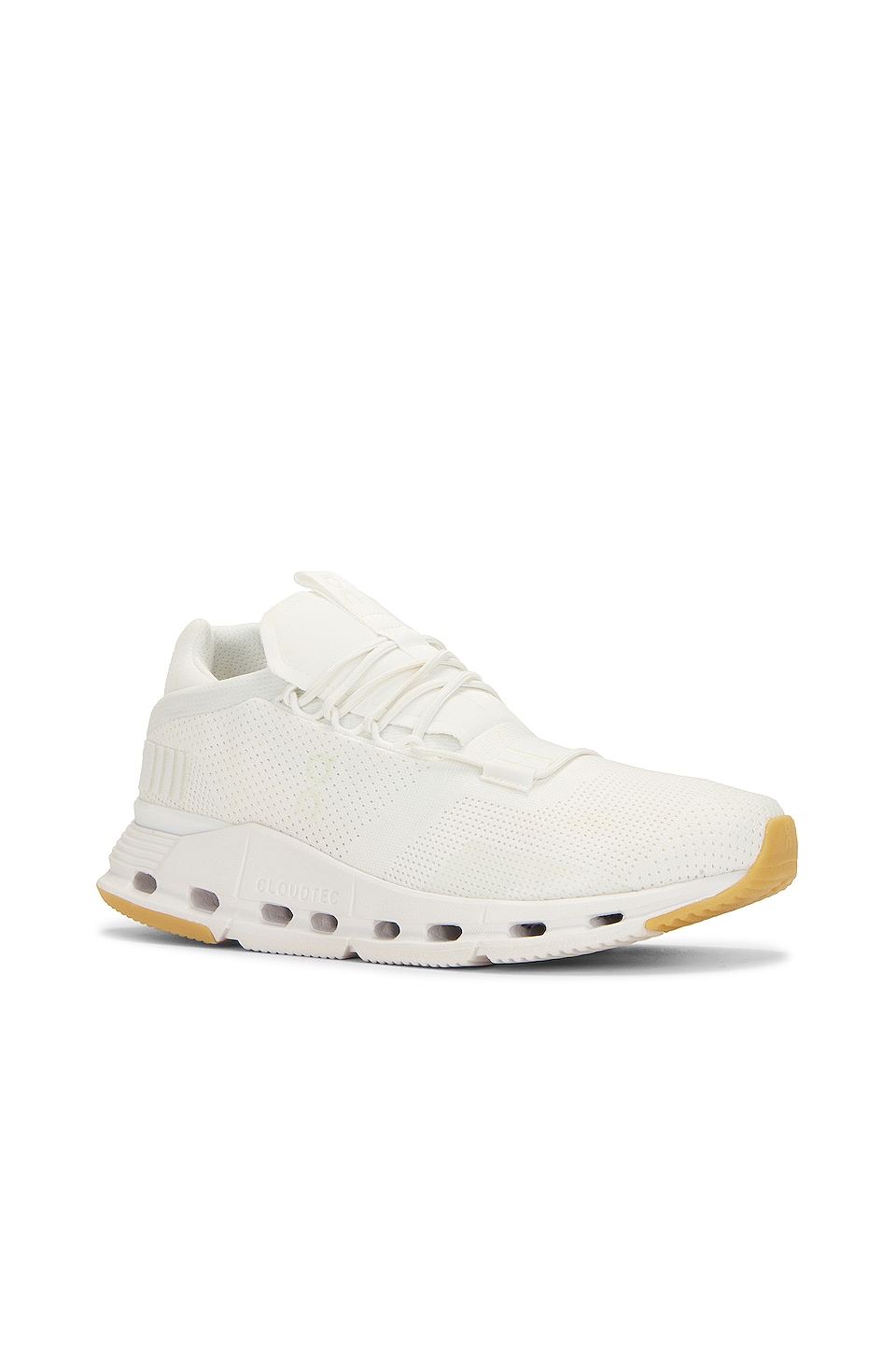 On SNEAKERS CLOUDNOVA