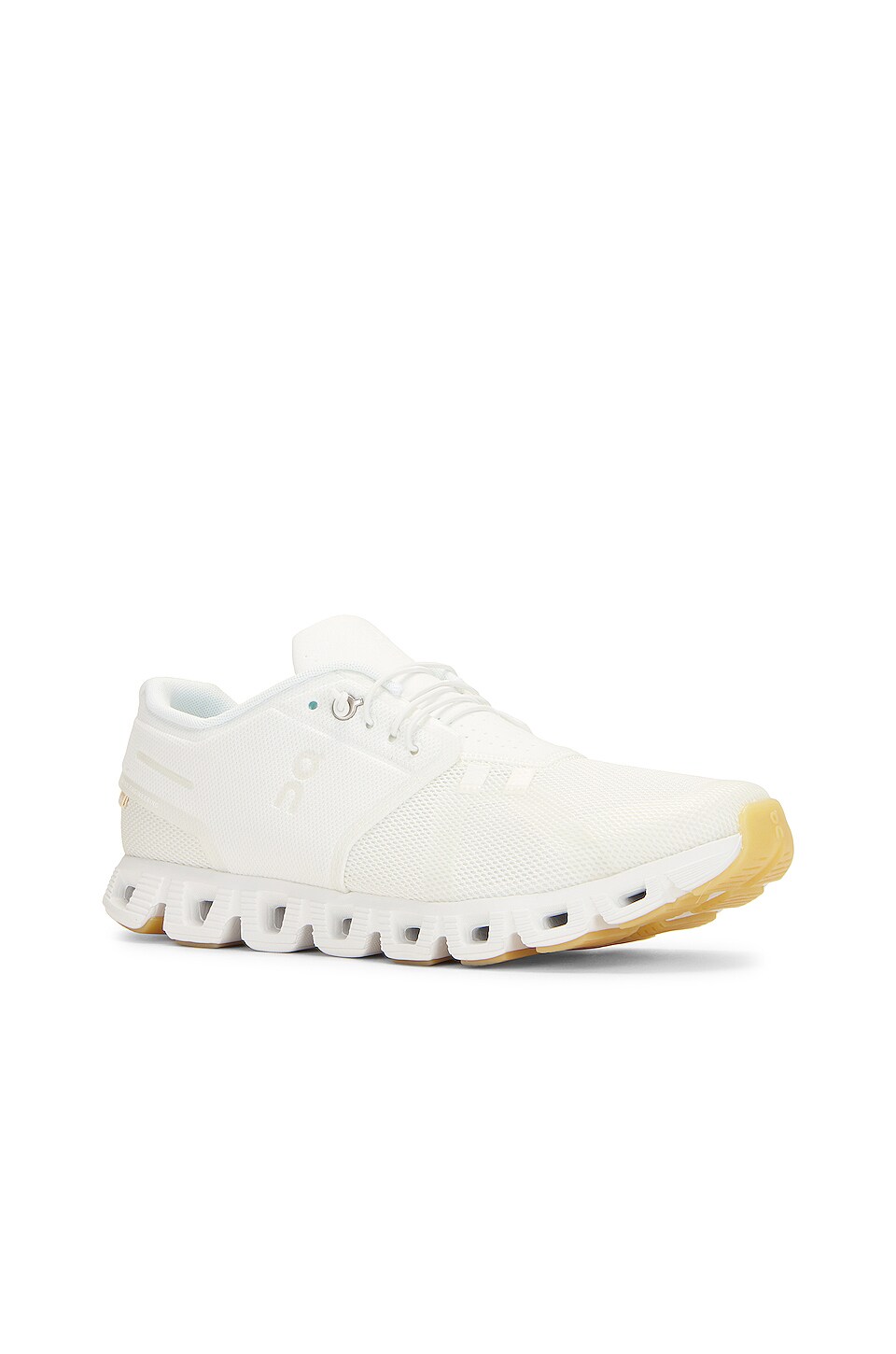 On SNEAKERS CLOUD 5