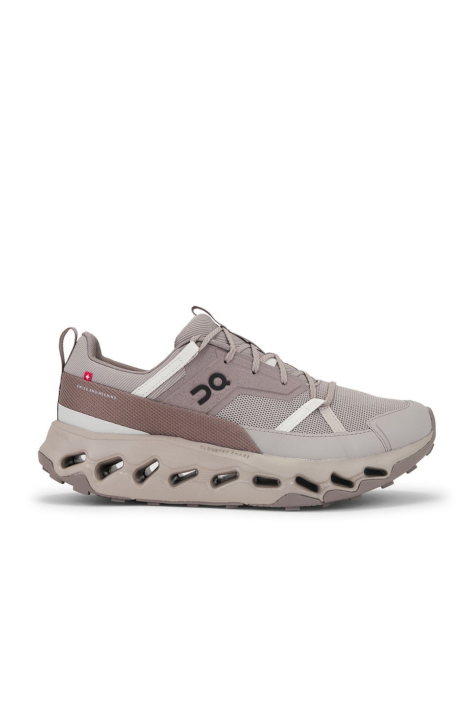 On Cloudhorizon in Fog & Desert | REVOLVE