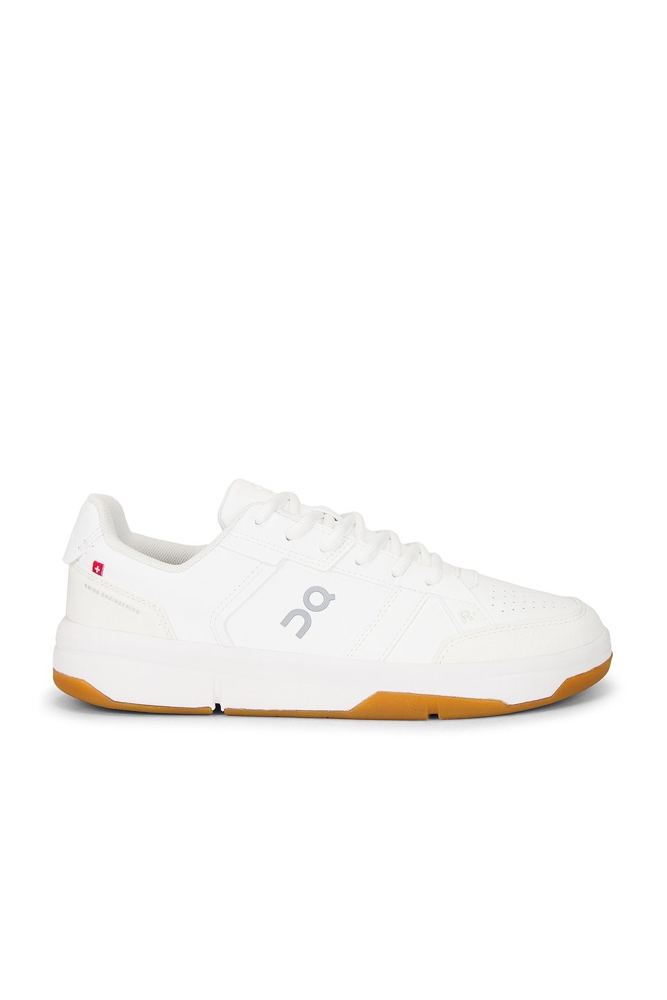On THE ROGER CLUBHOUSE スニーカー - White & Ivory | REVOLVE