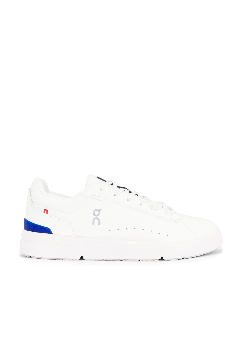 On THE ROGER ADVANTAGE テニスシューズ - White & Indigo | REVOLVE