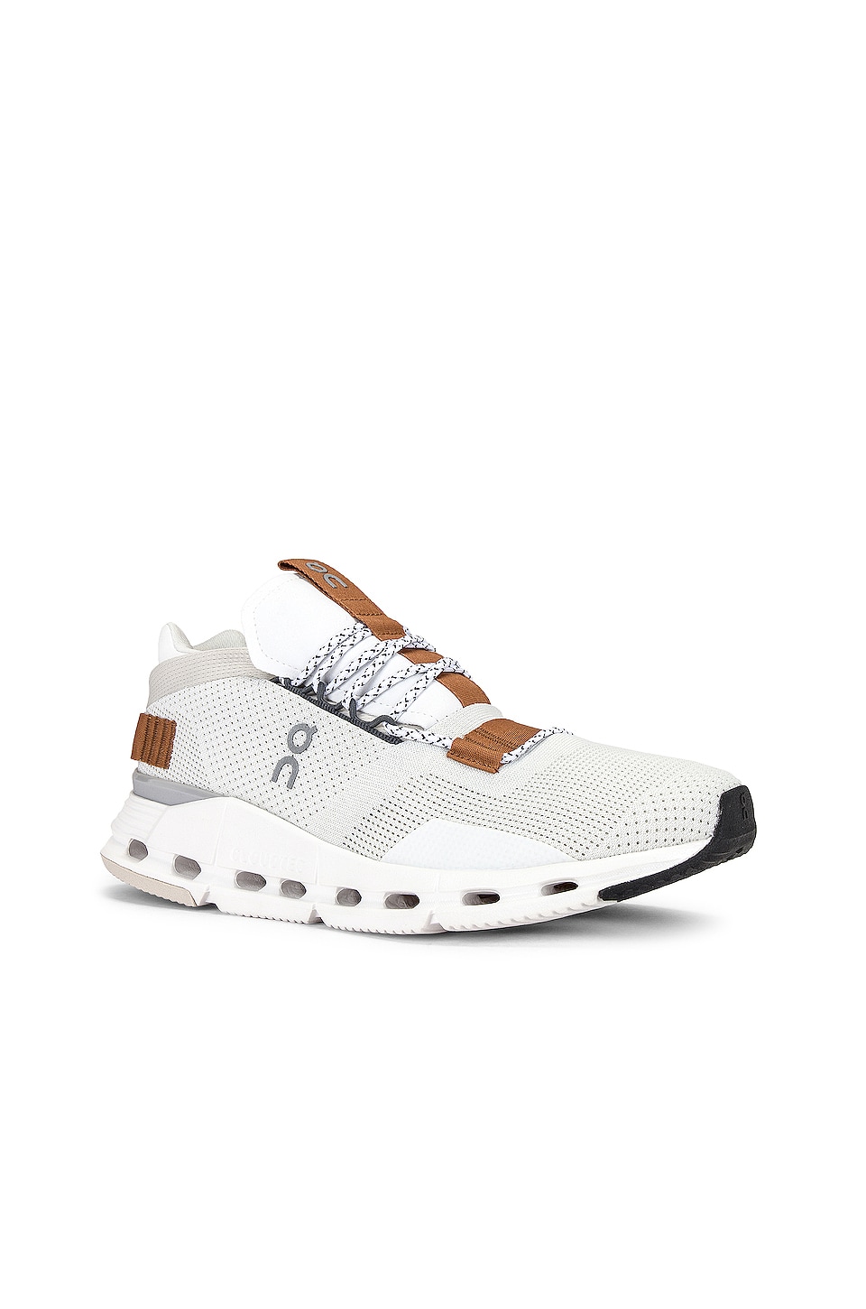 On SNEAKERS CLOUDNOVA