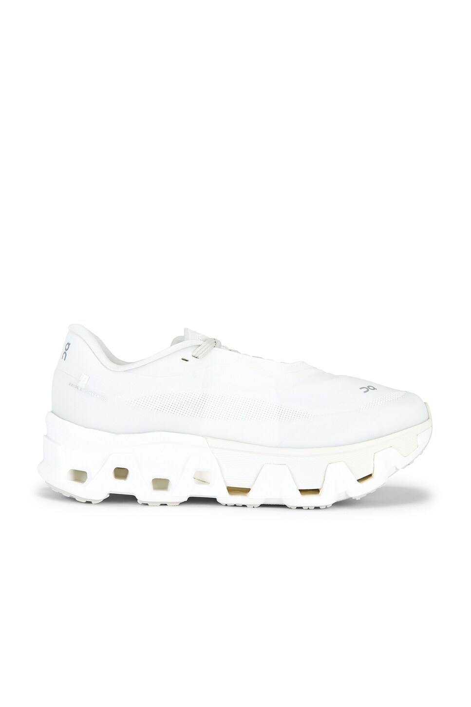 On CLOUDMONSTER スニーカー - White | REVOLVE