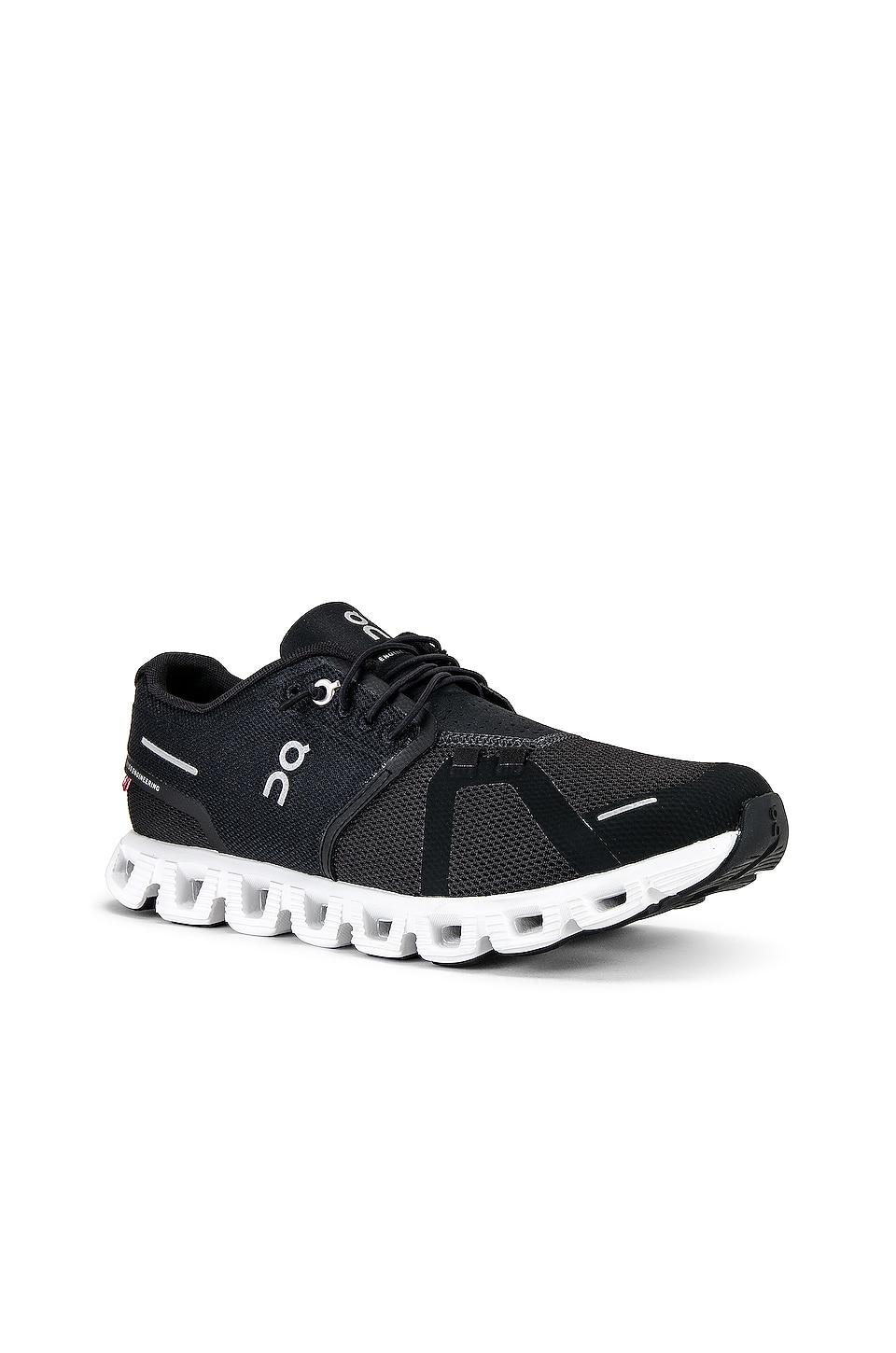 On SNEAKERS CLOUD 5