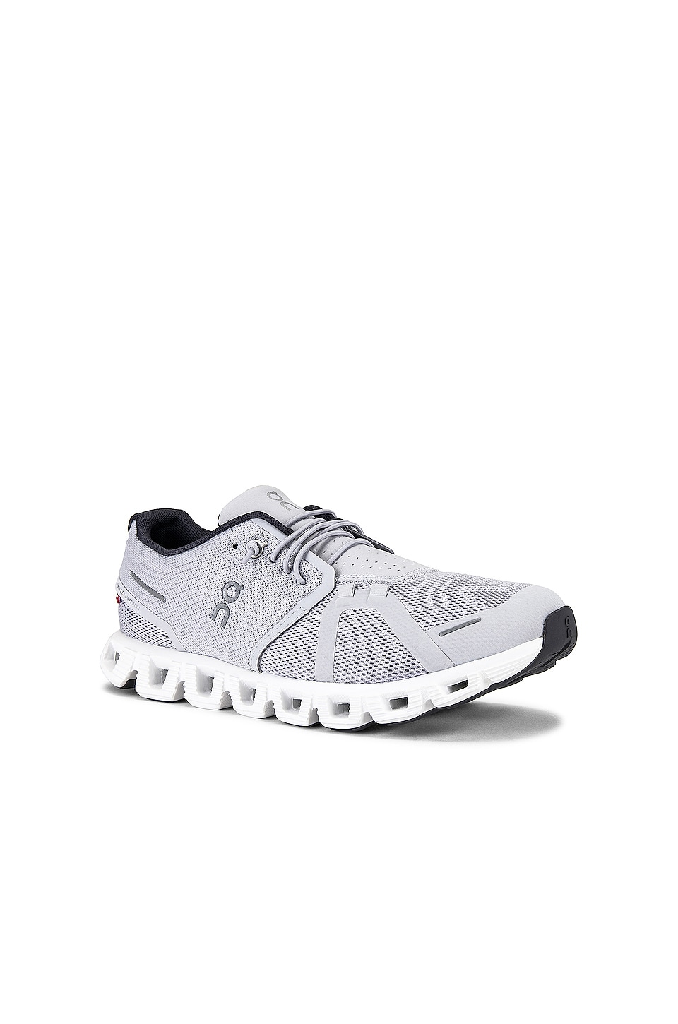 On SNEAKERS CLOUD 5