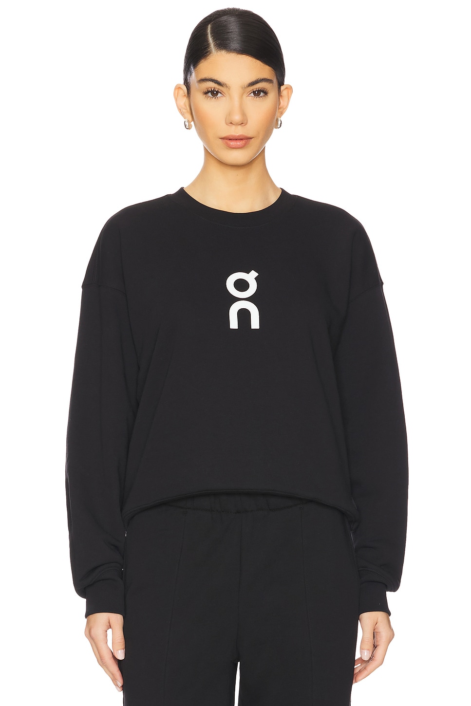 On CLUB CREW スウェットシャツ - Black | REVOLVE