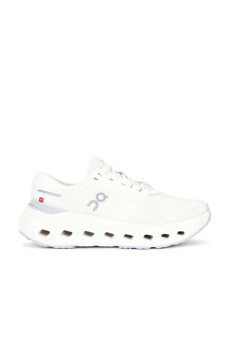 On CLOUDRUNNER 3 スニーカー - White & Ivory | REVOLVE