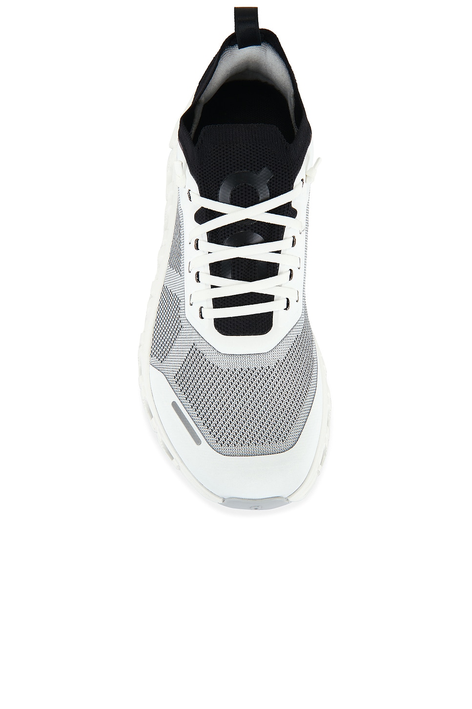 ON Cloud 6 Versa Sneaker