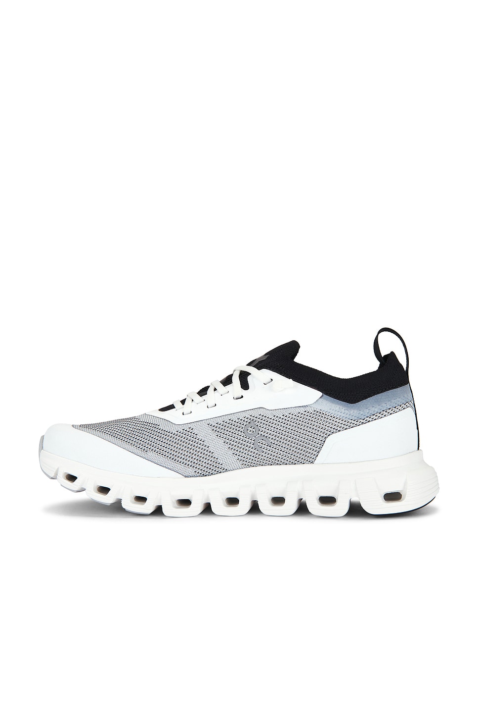 ON Cloud 6 Versa Sneaker