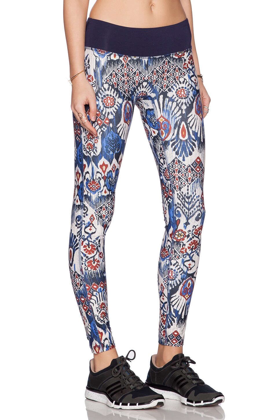PRISMSPORT Prism Sport Legging en Batik REVOLVE