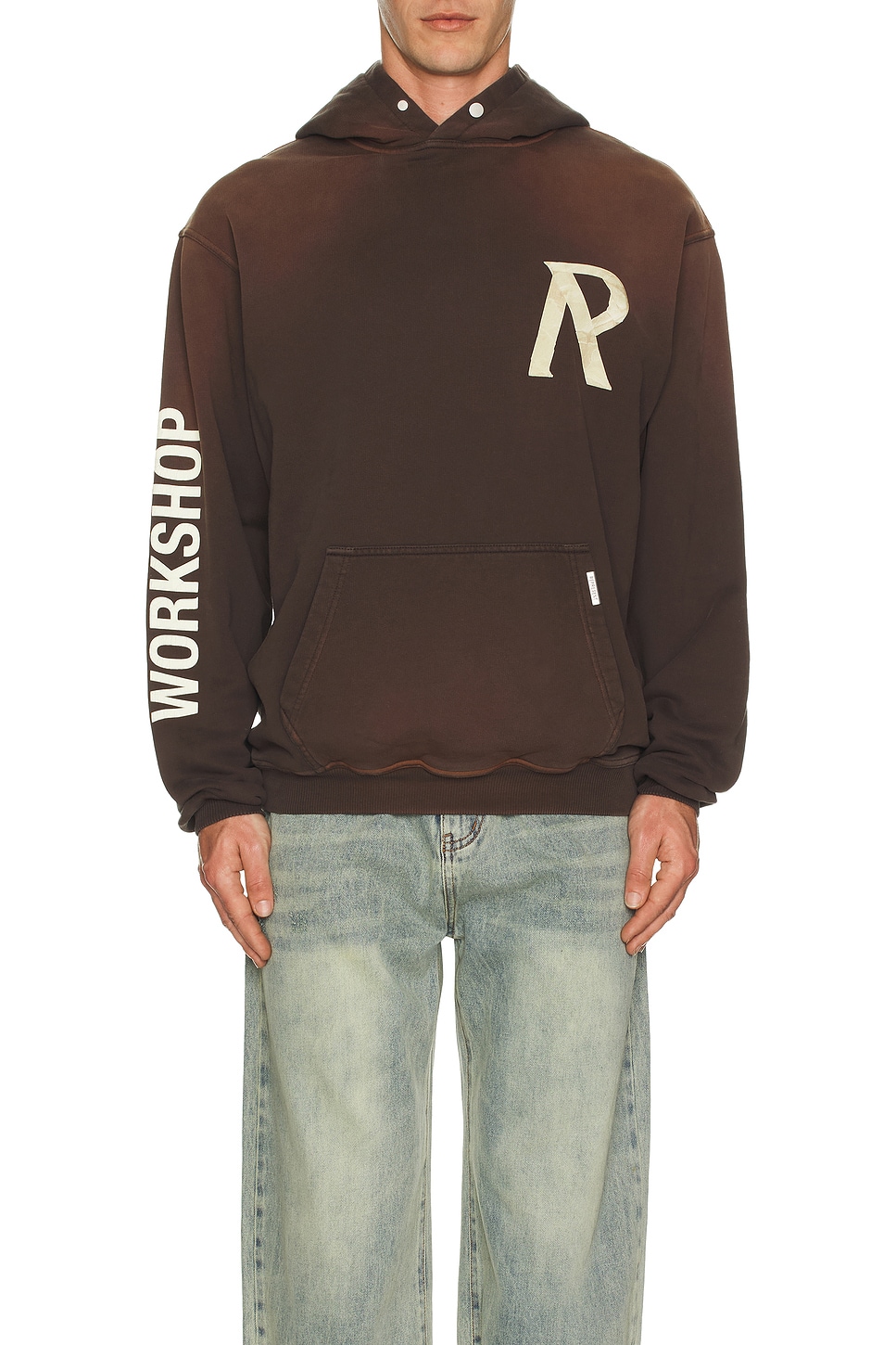 【関税込み】Represent ブラウン Masking Tape Initial フーディ REPRESENT Masking Tape Initial Hoodie in Cedar | REVOLVE