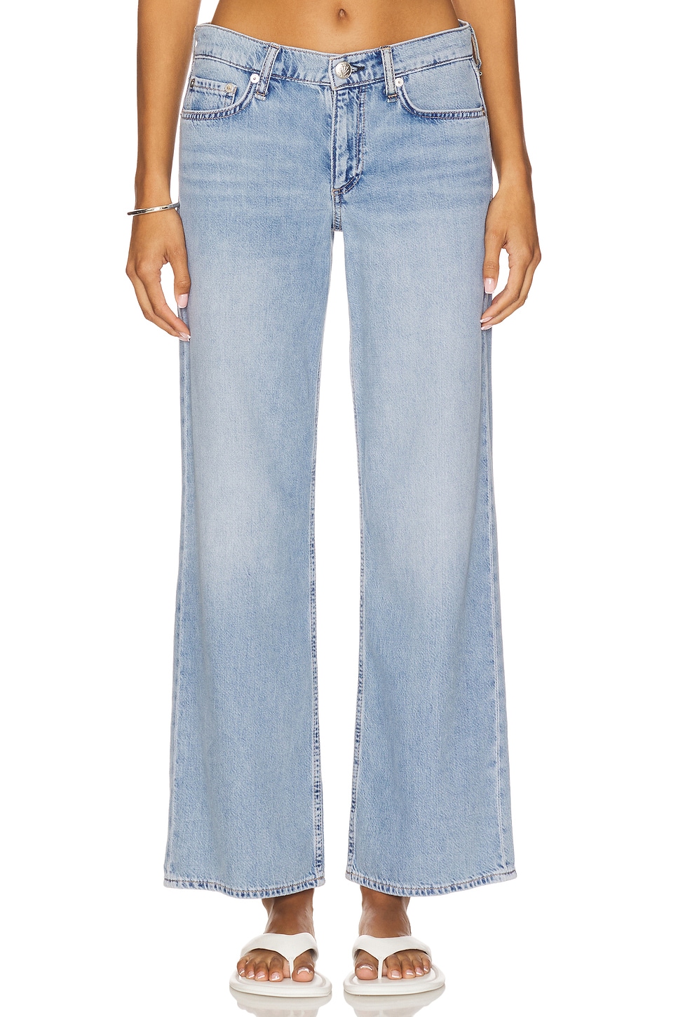 Featherweight Cam Low-Rise Ankle Straight Jeans