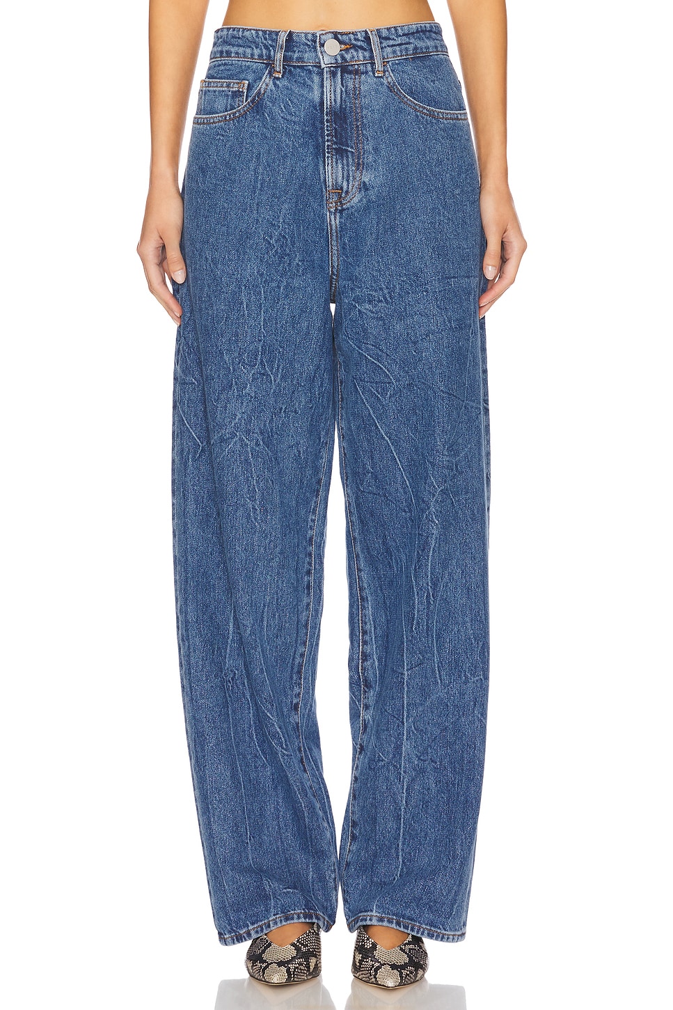 デニム・ジーパン ROHE BAGGY JEANS IN DENIM Rohe Baggy Fit Denim in Mid Denim Blue | REVOLVE
