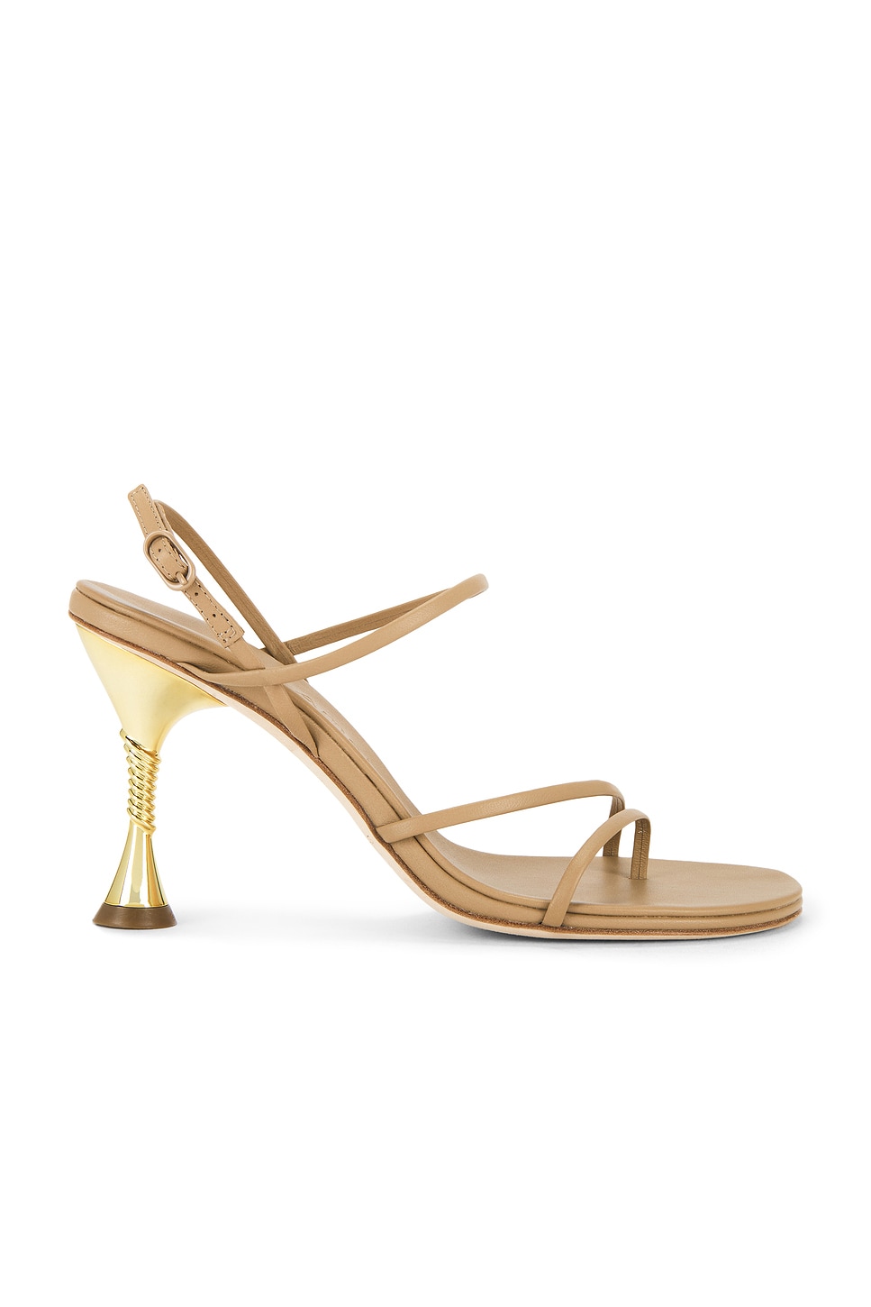 Studio Amelia HELIX サンダル - Beige | REVOLVE