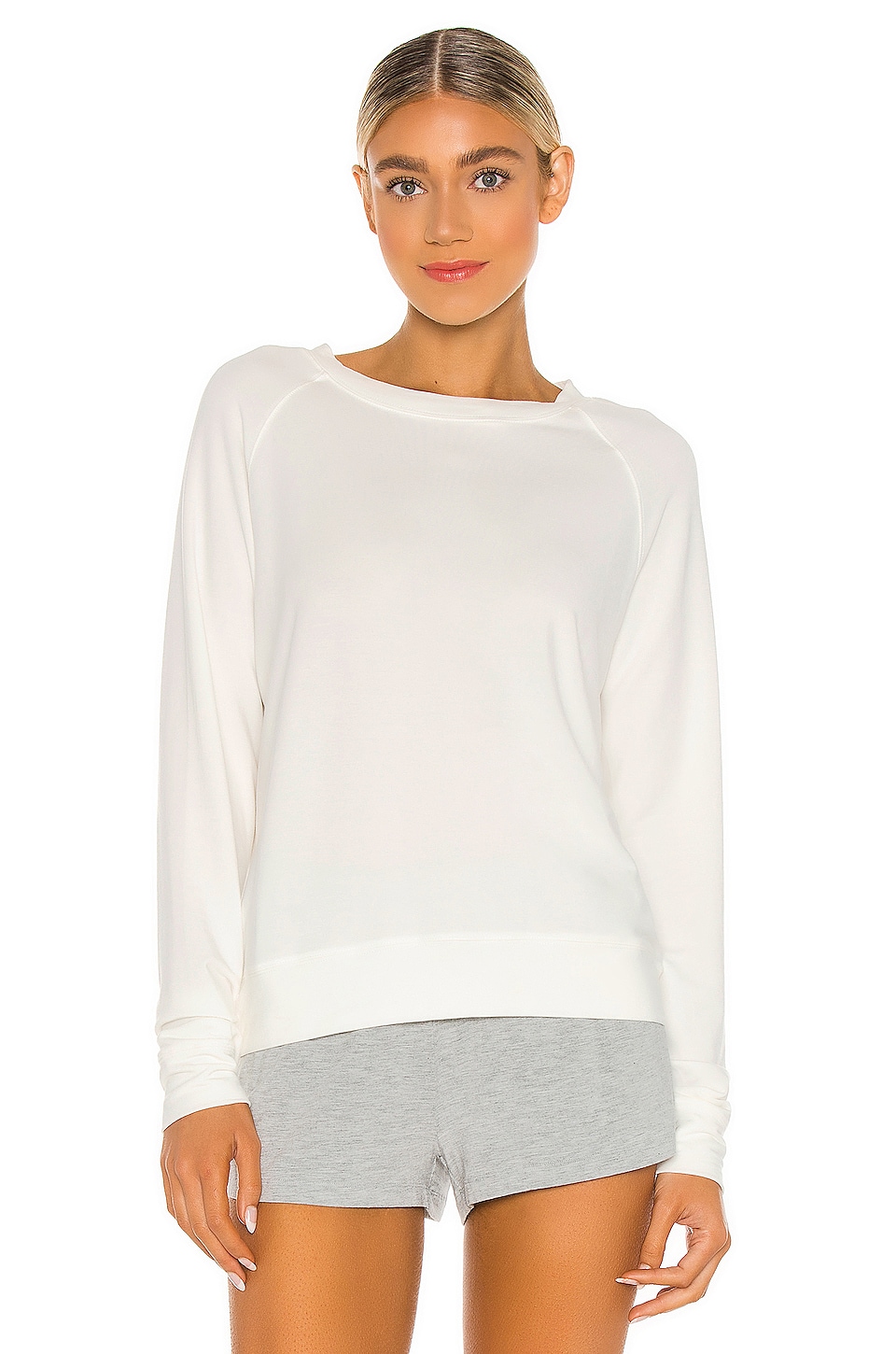 sphere sweater / white